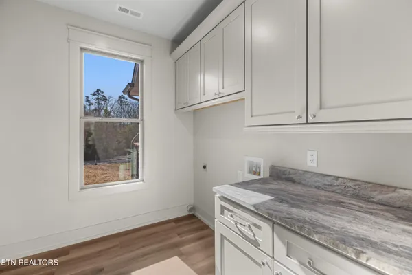 $625,000 | 936 Bob O Drive, Dandridge, TN 37725