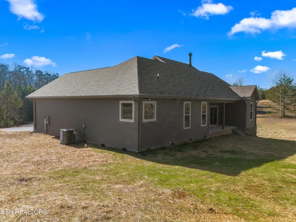 $625,000 | 936 Bob O Drive, Dandridge, TN 37725