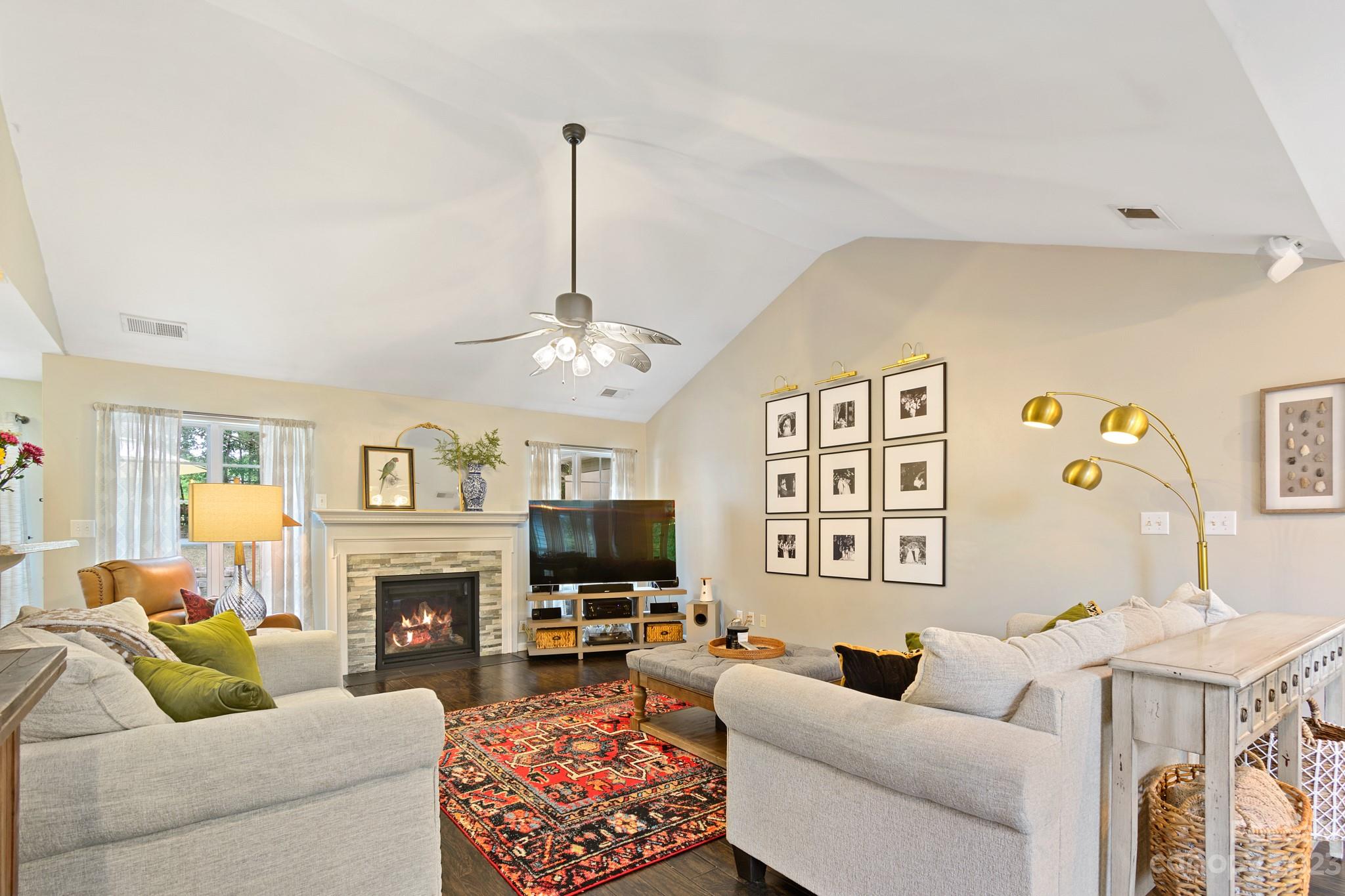 12607 Cardinal Point Road Charlotte, NC 28269 - Photo 8 of 32 Gallery Image 8