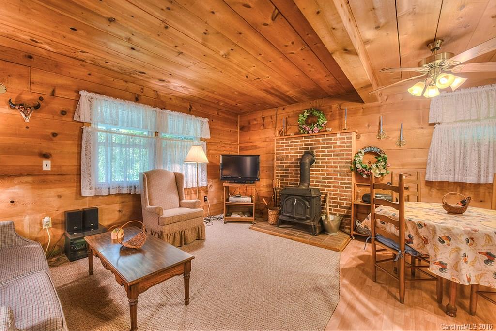 85 Miner Road Waynesville, NC 28785 - Photo 4 of 24 a living room with furniture