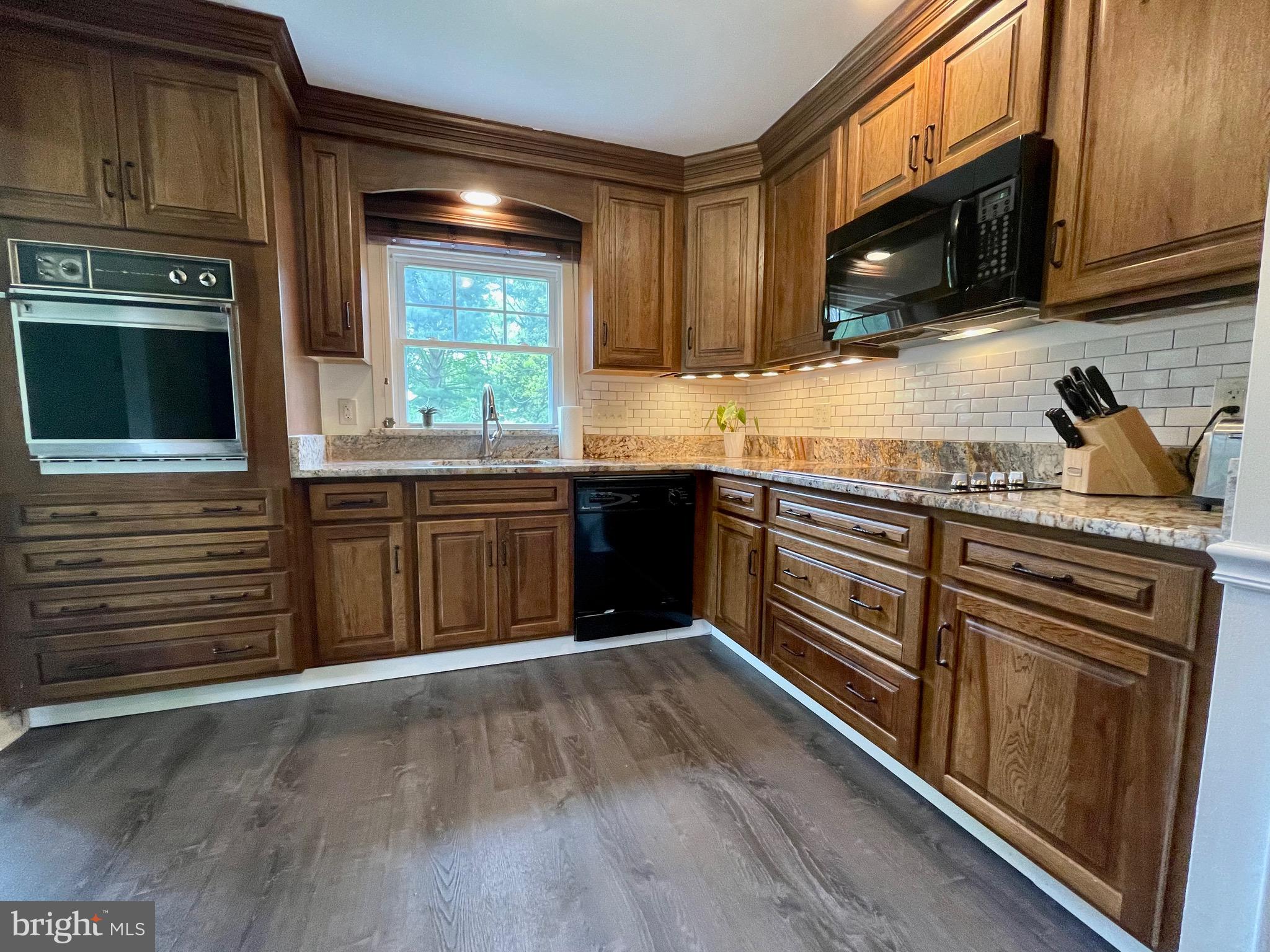 538 Meadow Road Chalfont, PA 18914 - Photo 4 of 32 Gallery Image 4