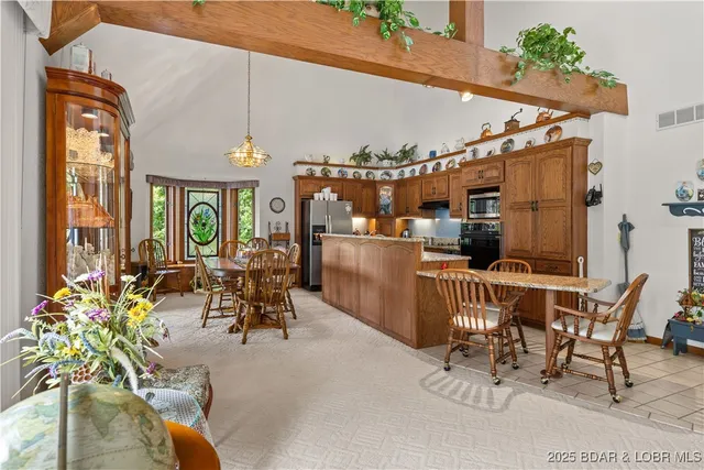 $890,000 | 517 Foxhead Shores Drive, Linn Creek, MO 65052