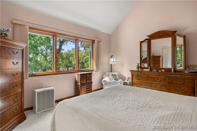 $890,000 | 517 Foxhead Shores Drive, Linn Creek, MO 65052