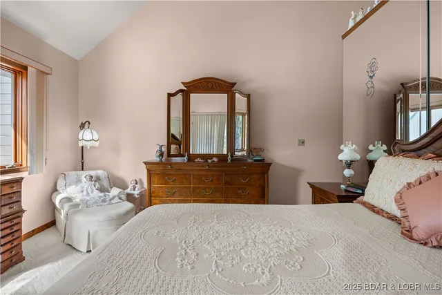 $890,000 | 517 Foxhead Shores Drive, Linn Creek, MO 65052