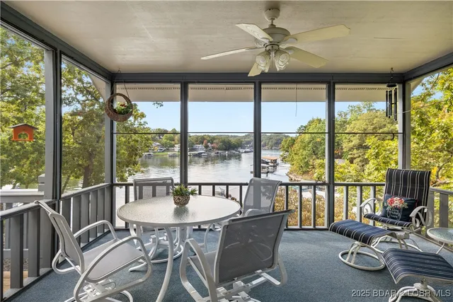 $890,000 | 517 Foxhead Shores Drive, Linn Creek, MO 65052