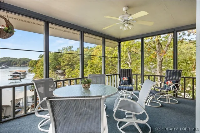 $890,000 | 517 Foxhead Shores Drive, Linn Creek, MO 65052