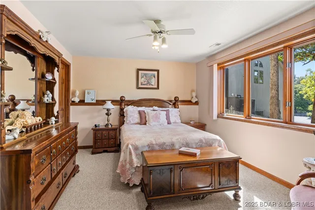 $890,000 | 517 Foxhead Shores Drive, Linn Creek, MO 65052