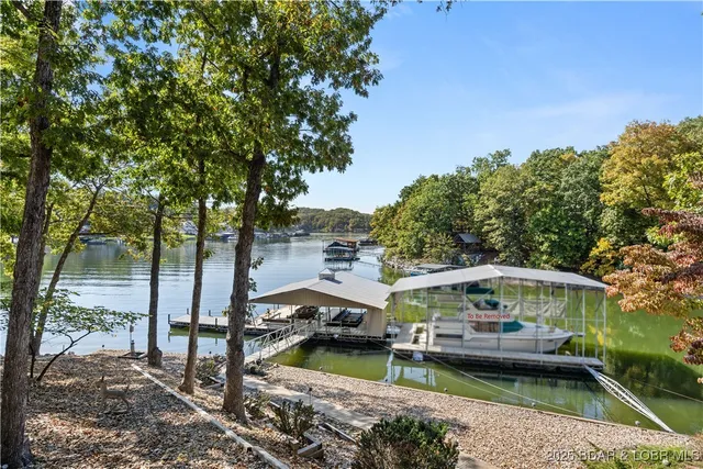 $890,000 | 517 Foxhead Shores Drive, Linn Creek, MO 65052