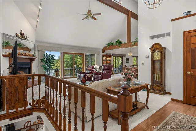 $890,000 | 517 Foxhead Shores Drive, Linn Creek, MO 65052