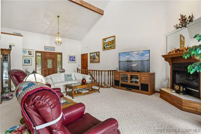 $890,000 | 517 Foxhead Shores Drive, Linn Creek, MO 65052