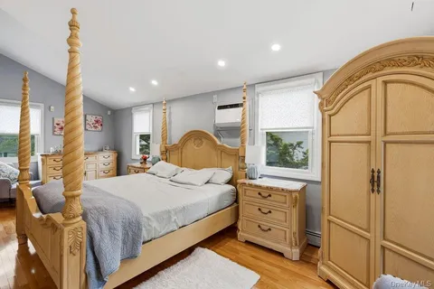 $1,300,000 | 149 Princeton Street, Roslyn Heights, NY 11577