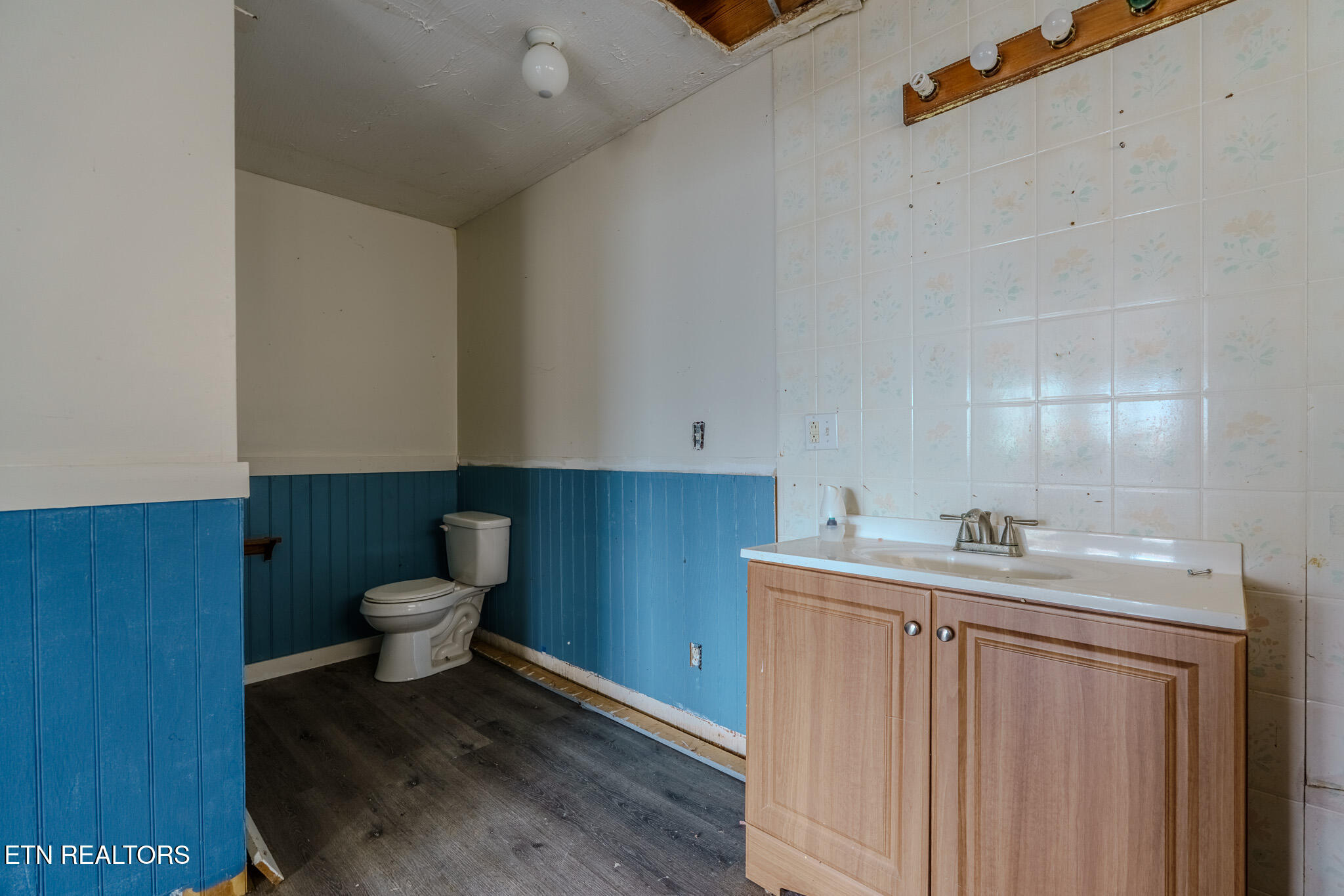 856-878 Little Berry Way, Unit 2 Del Rio, TN 37727 - Photo 25 of 33 _DSC9577-HDR