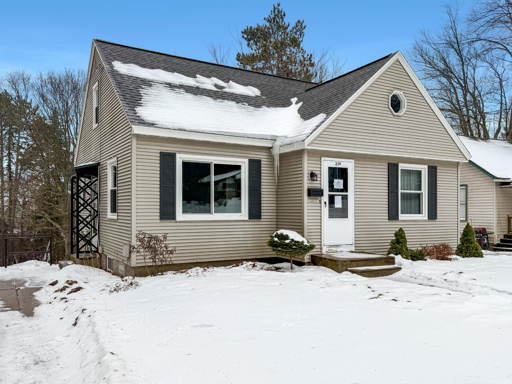 239 Highview Parkway Rhinelander, WI 54501 - Photo 1 of 16 Gallery Image 1