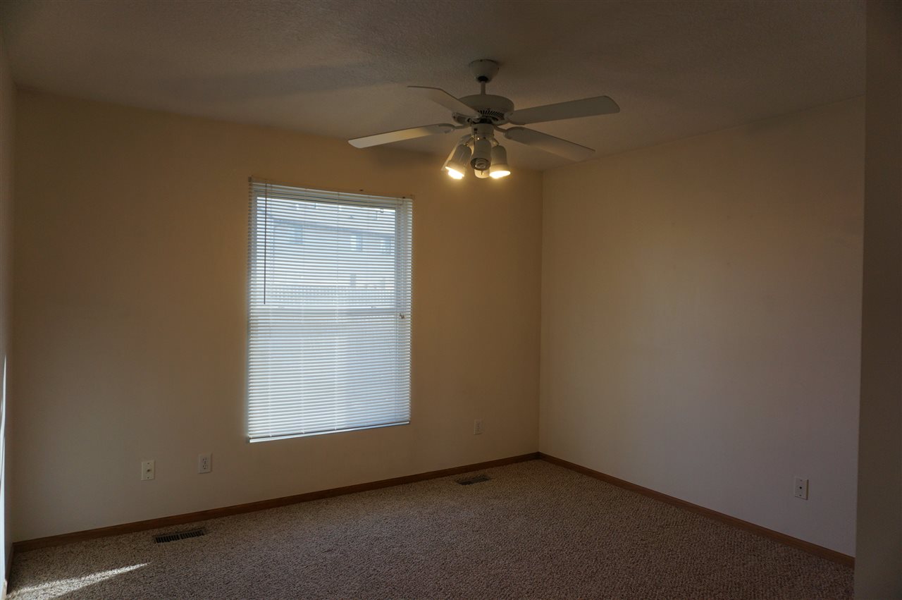 6215 Appomattox Road Davenport, IA 52806 - Photo 9 of 12 Gallery Image 9