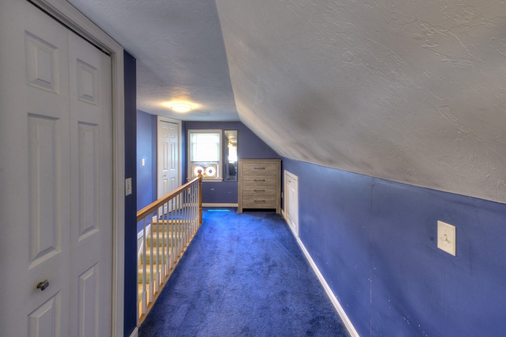 10 Ridgewood Road Worcester, MA 01606 - Photo 23 of 38