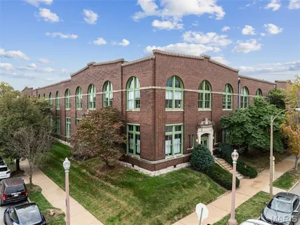 $260,000 | 4242 Laclede Avenue, Unit 106, St. Louis, MO 63108