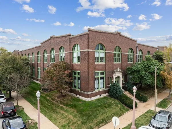 $250,000 | 4242 Laclede Avenue, Unit 106, St. Louis, MO 63108