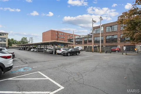 $260,000 | 4242 Laclede Avenue, Unit 106, St. Louis, MO 63108