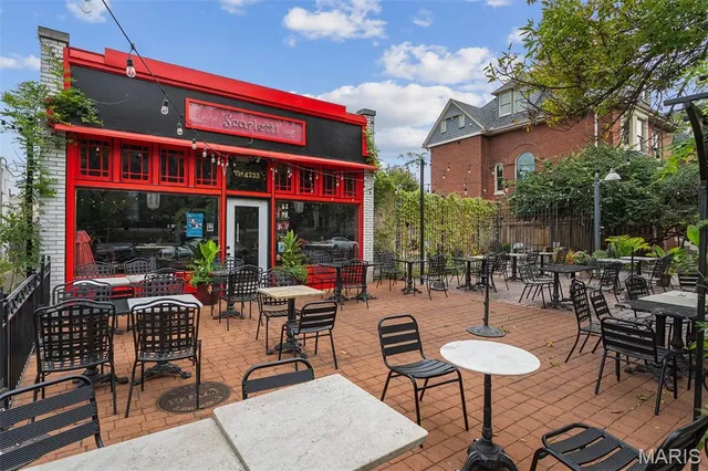 $260,000 | 4242 Laclede Avenue, Unit 106, St. Louis, MO 63108