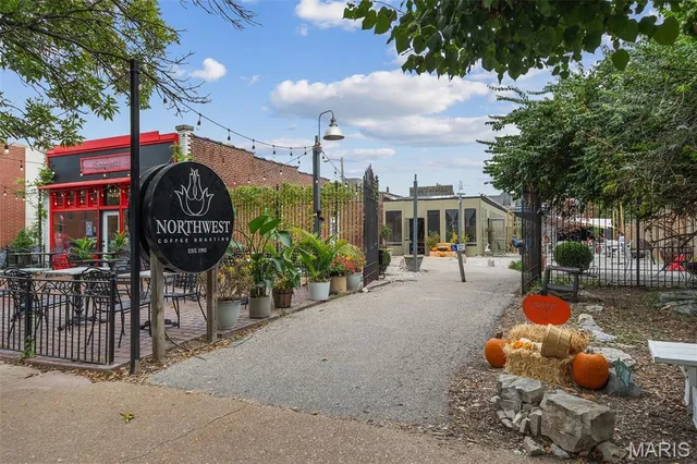 $260,000 | 4242 Laclede Avenue, Unit 106, St. Louis, MO 63108