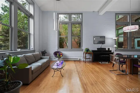 $260,000 | 4242 Laclede Avenue, Unit 106, St. Louis, MO 63108