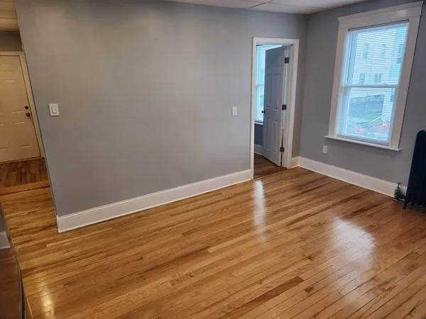 $2,300 | 1 Plantation Street, Unit 2, Worcester, MA 01604