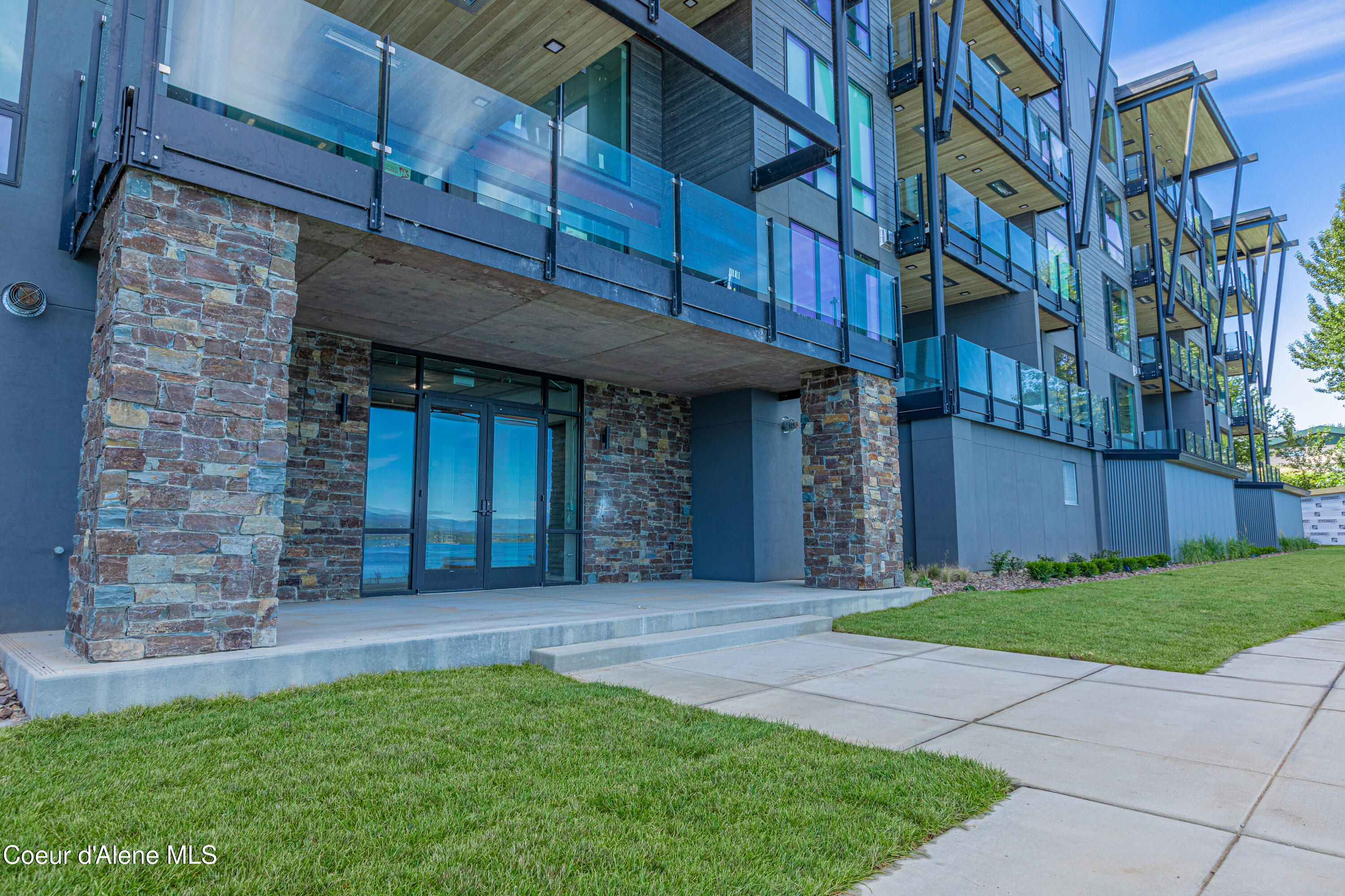 802 Sandpoint Avenue, Unit 8305 Sandpoint, ID 83864 - Photo 50 of 84 8303-Seasons-45 copy