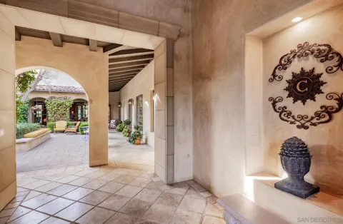 a view of entryway livingroom and hall