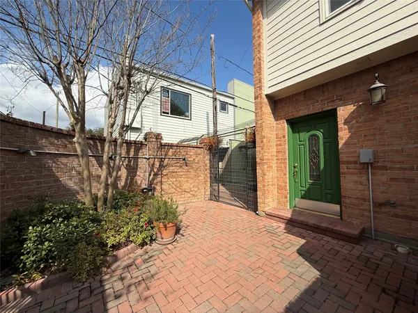 $3,250 | 3619 Mulberry Street, Houston, TX 77006