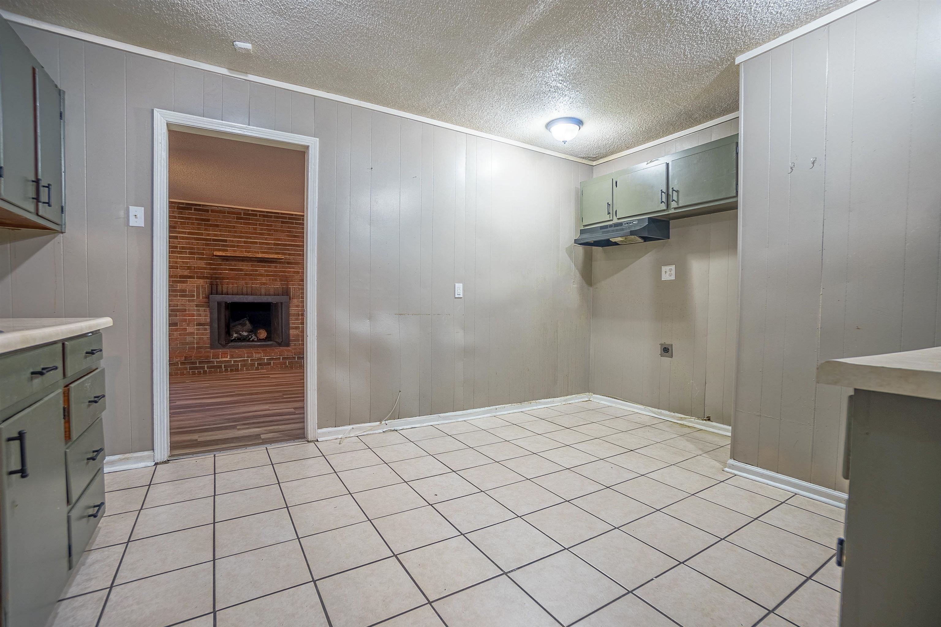 3065 Randy Lane Memphis, TN 38118 - Photo 5 of 16 a bedroom with a bed and a walk in closet