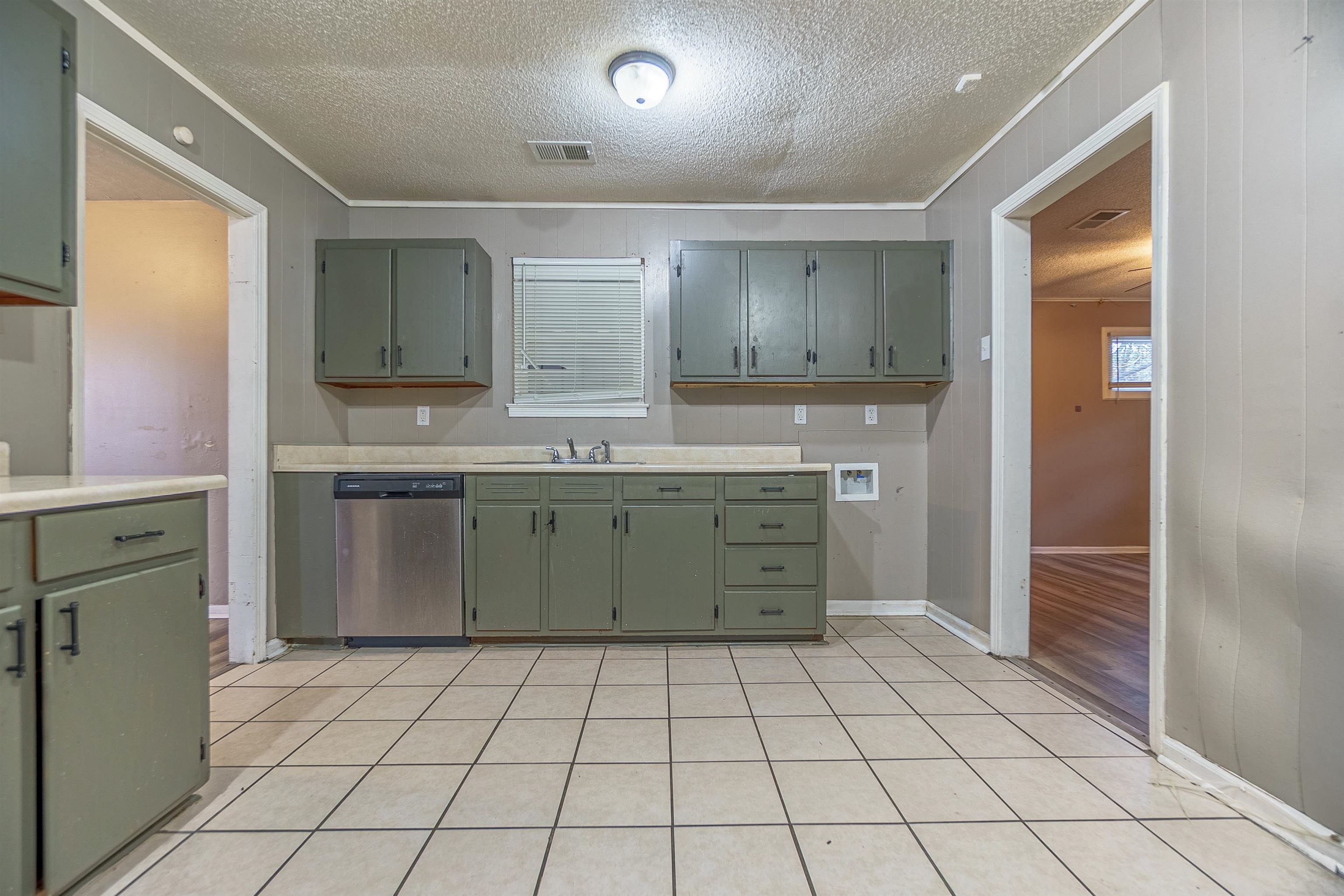 3065 Randy Lane Memphis, TN 38118 - Photo 6 of 16 a view of a kitchen with a sink