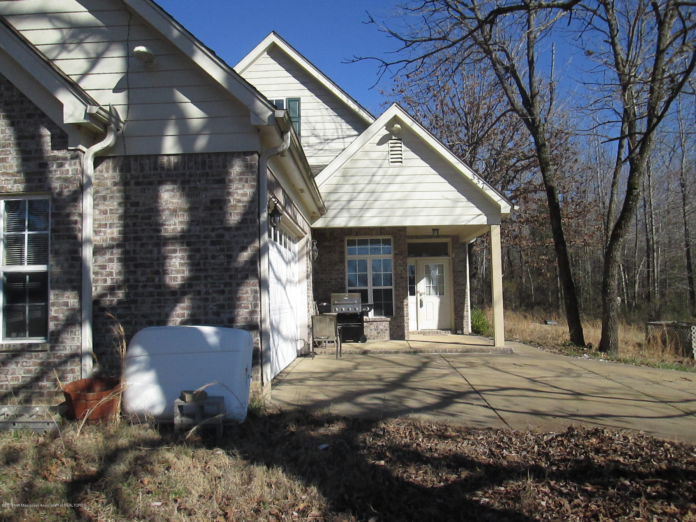 337 Woodview Road Byhalia, MS 38611 - Photo 3 of 27 IMG_0106