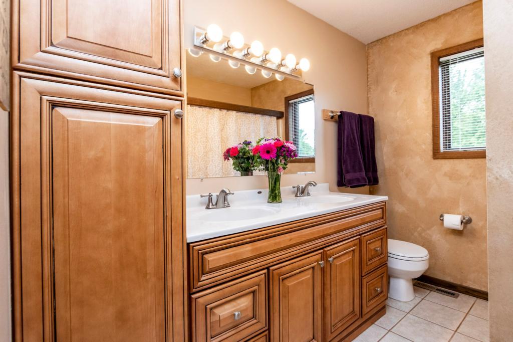 4512 4th Street Northwest Rochester, MN 55901 - Photo 14 of 28 Gallery Image 14