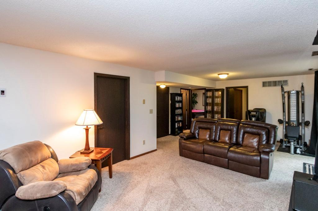 4512 4th Street Northwest Rochester, MN 55901 - Photo 19 of 28 Gallery Image 19