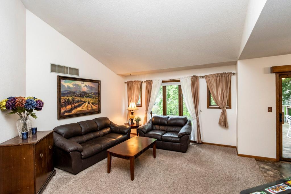 4512 4th Street Northwest Rochester, MN 55901 - Photo 5 of 28 Gallery Image 5