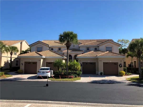 a front view of house with yard