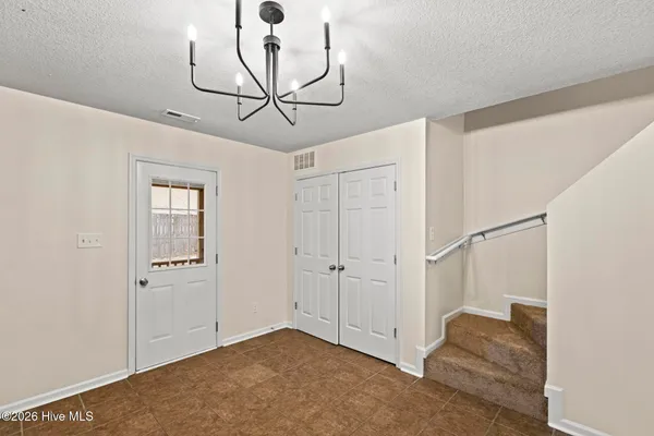 $1,350 | 27 East Doris Avenue, Unit 111, Jacksonville, NC 28540