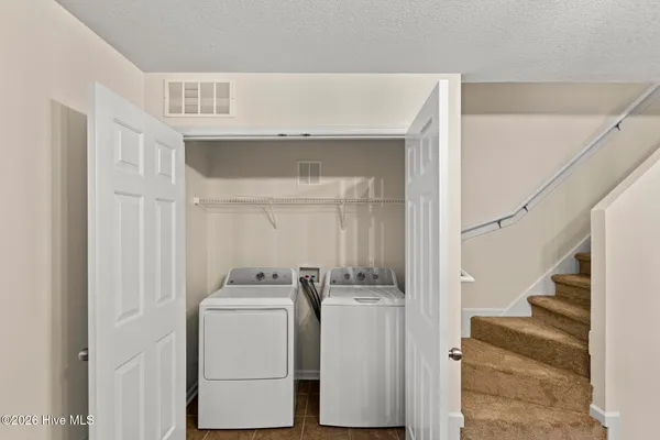 $1,350 | 27 East Doris Avenue, Unit 111, Jacksonville, NC 28540