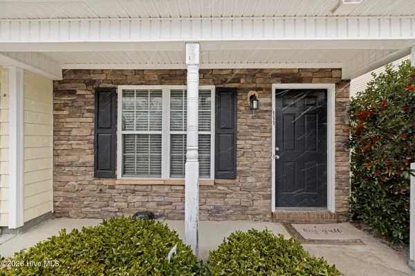 $1,350 | 27 East Doris Avenue, Unit 111, Jacksonville, NC 28540