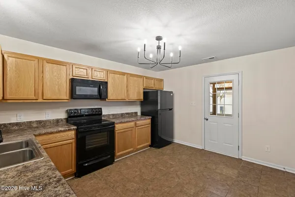 $1,350 | 27 East Doris Avenue, Unit 111, Jacksonville, NC 28540