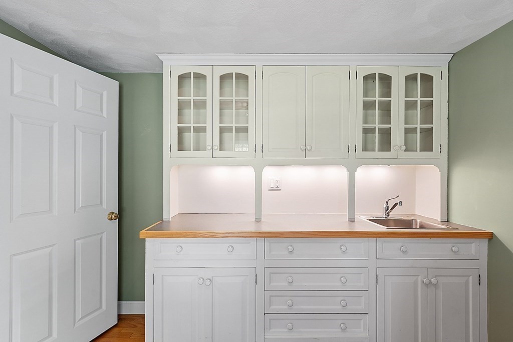 16 Galloway Road Chelmsford, MA 01824 - Photo 23 of 42