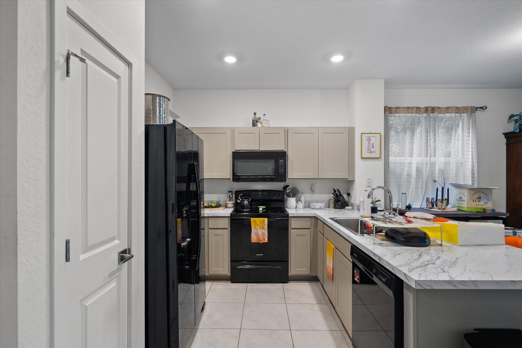 36 Bandol Street Riviera Beach, FL 33404 - Photo 4 of 24 04-DSC04110