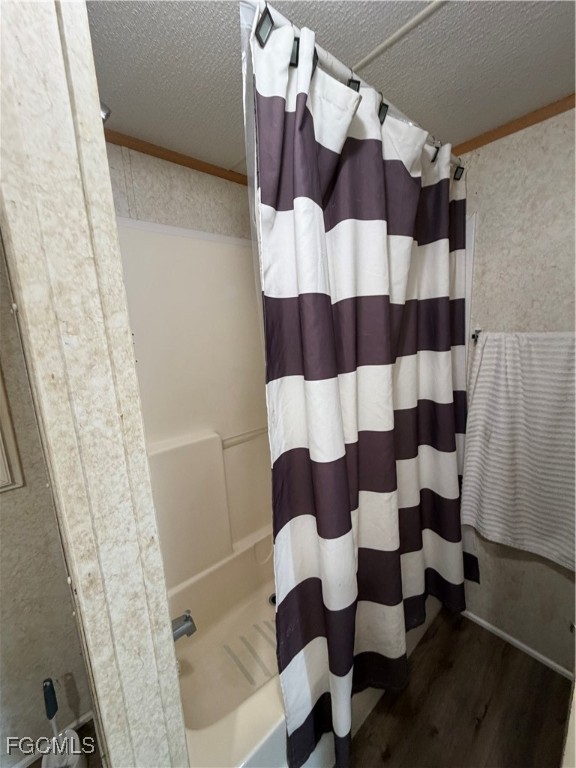 1660 Davidson Road Clewiston, FL 33440 - Photo 17 of 23 a bathroom with a bathtub and a shower