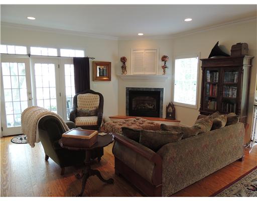230 Riverside Drive Tiverton, RI 02878 - Photo 6 of 20 Living Room.