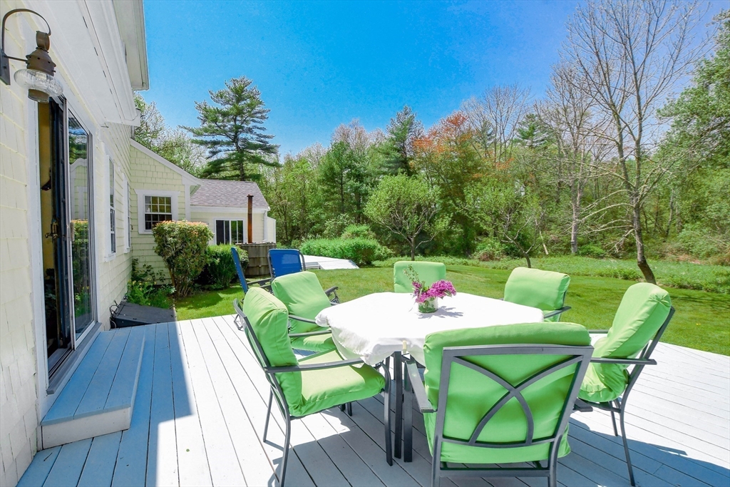 595 New Bedford Road Rochester, MA 02770 - Photo 7 of 37