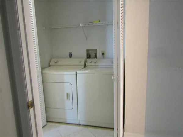$2,100 | 3010 Ringwood Meadow, Unit 6, Sarasota, FL 34235