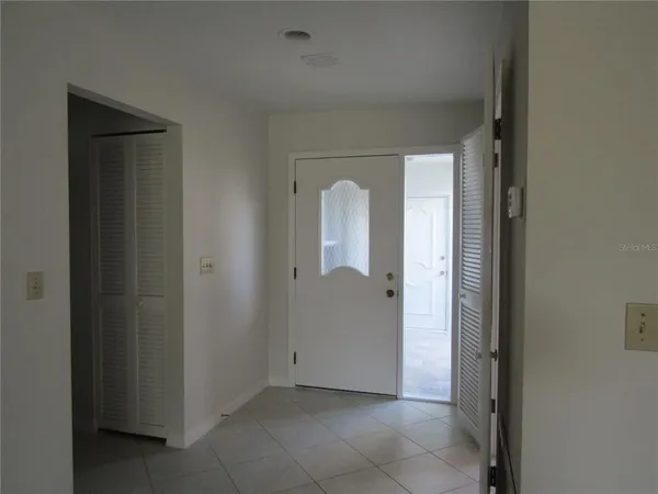 $2,100 | 3010 Ringwood Meadow, Unit 6, Sarasota, FL 34235