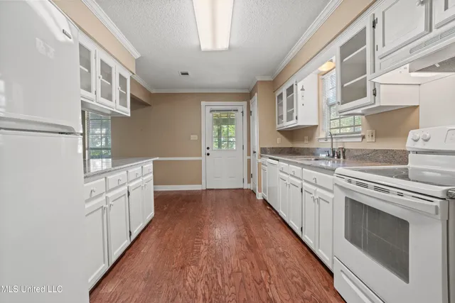 $664,900 | 408 Oakwood Drive, Ocean Springs, MS 39564