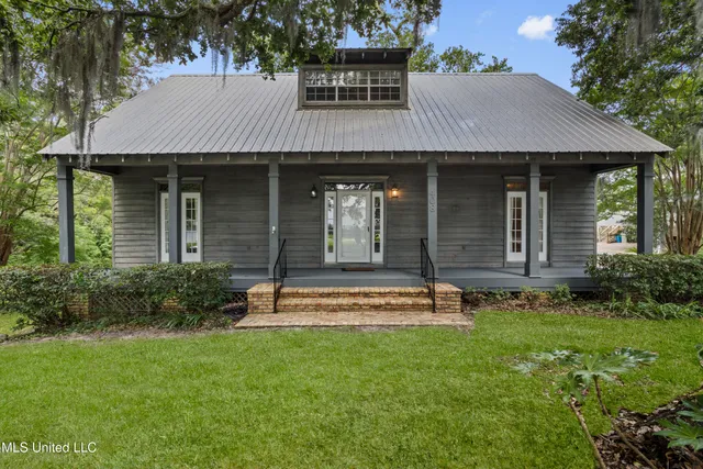 $664,900 | 408 Oakwood Drive, Ocean Springs, MS 39564