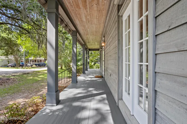 $664,900 | 408 Oakwood Drive, Ocean Springs, MS 39564